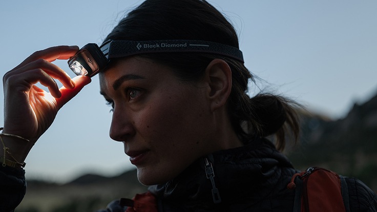 PETZL ACTIK CORE Headlamp - Powerful, Rechargeable 600 Lumen Light with Red  Lighting for Hiking, Climbing, and Camping