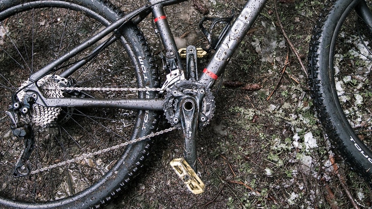 cleaning and lubing bike chain