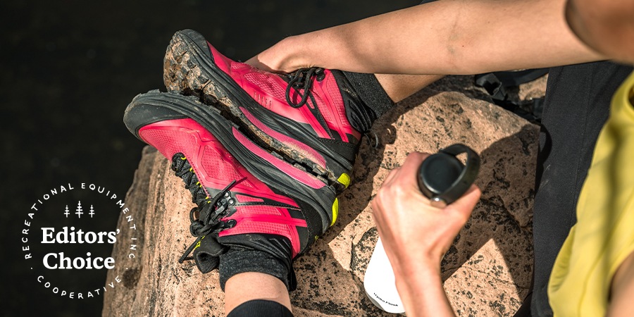 consumer reports hiking boots