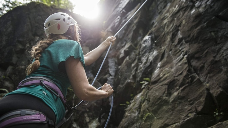 How to belay.