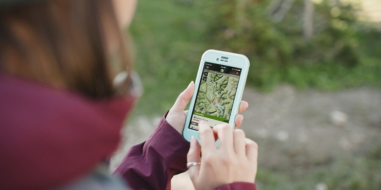 How to Save Phone Battery Life in the Backcountry