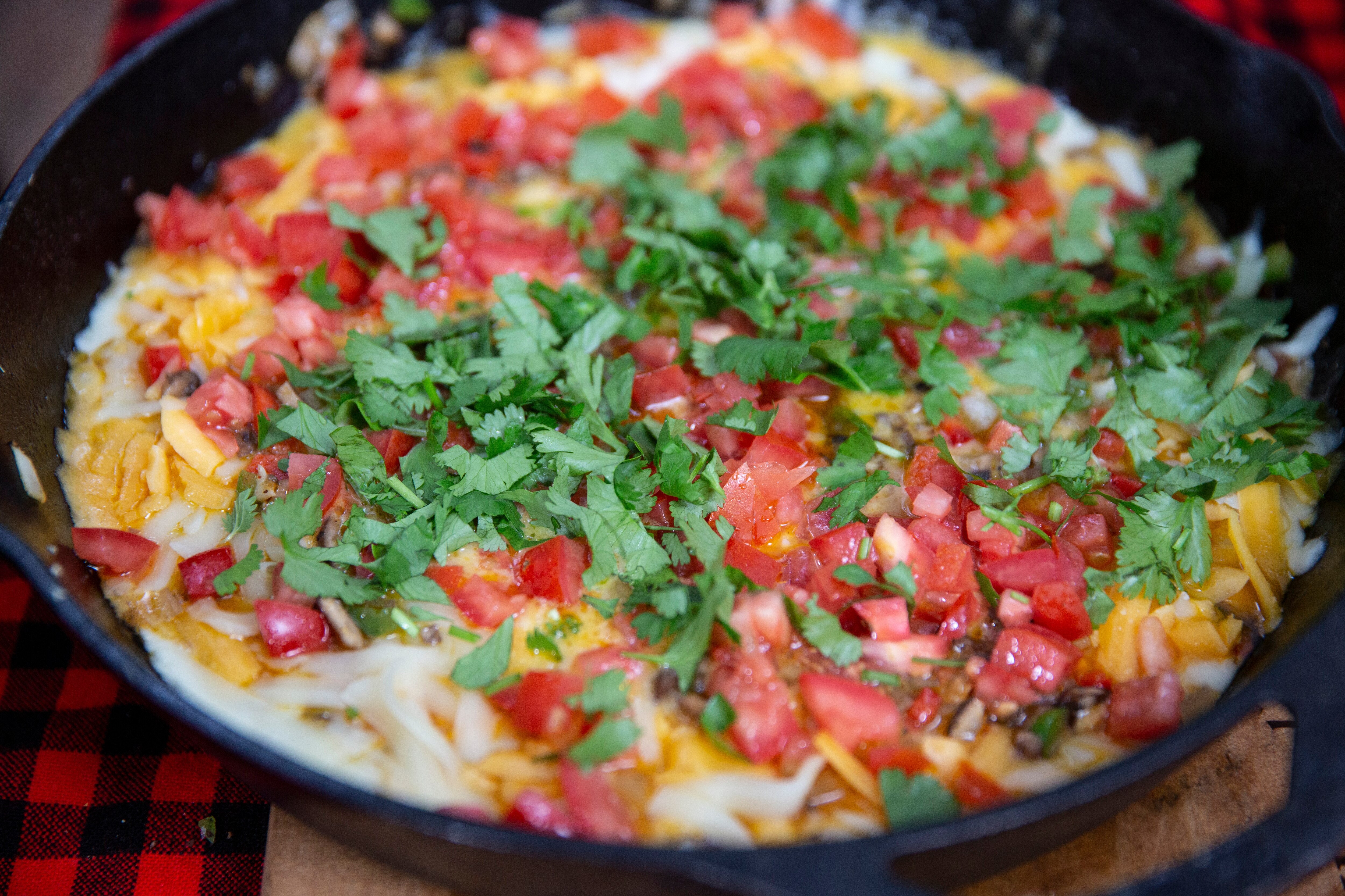 A skillet full of quest fundido.