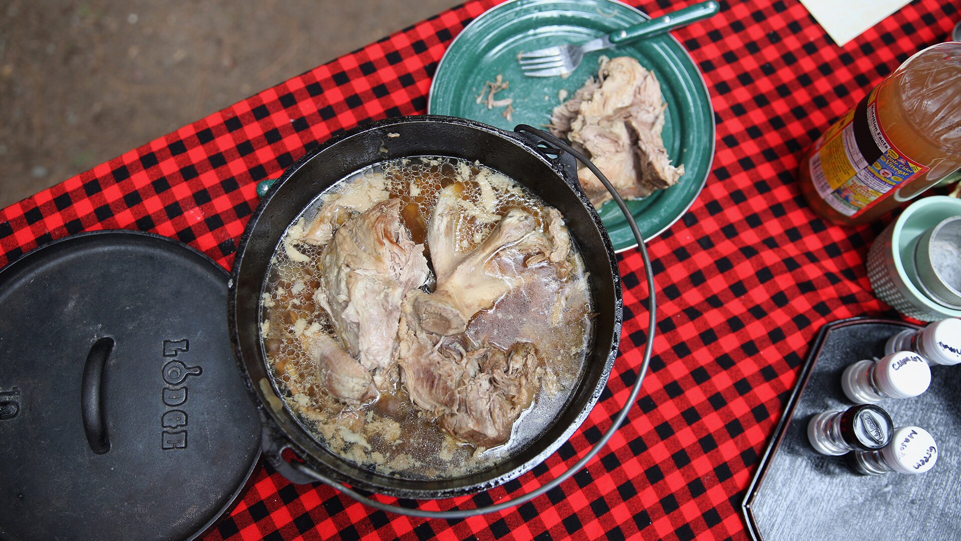 camping dutch oven garlic chicken, camping recipes