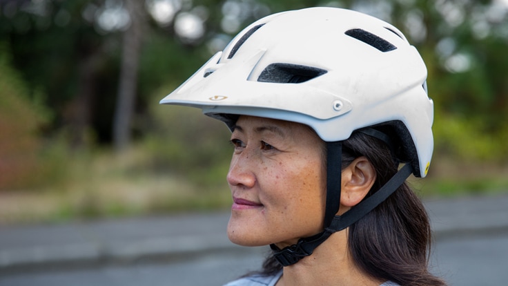 Why Road Bike Helmets Opt out of Visors: Explained