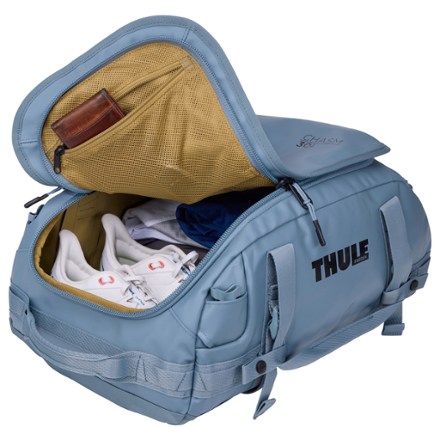 Thule Chasm 30 L Duffel Internal mesh pockets