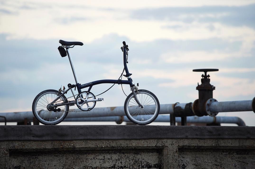 Location Image for C Line Explore Folding Bike - Mid