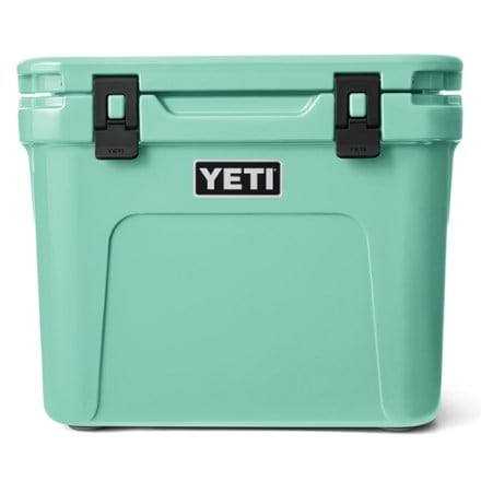 YETI Roadie 32 Wheeled Cooler 2