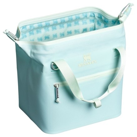 Stanley The All Day Julienne Mini Cooler - 10 Cans/7.2 Qts. 2