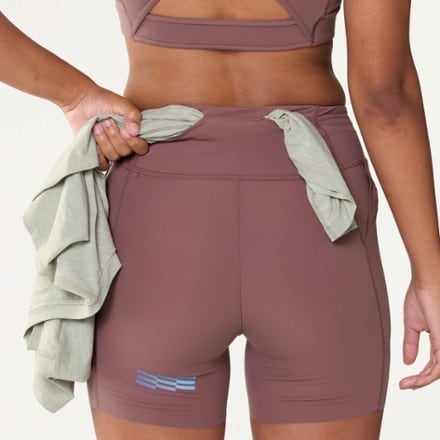 Janji Pace 5" Shorts - Women's 7