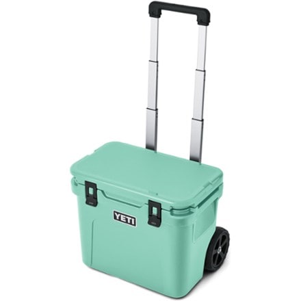 YETI Roadie 32 Wheeled Cooler 0