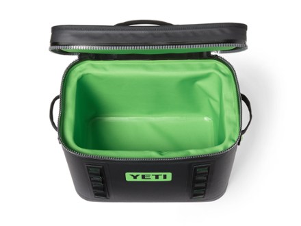 YETI Hopper Flip 18 Soft Cooler 8
