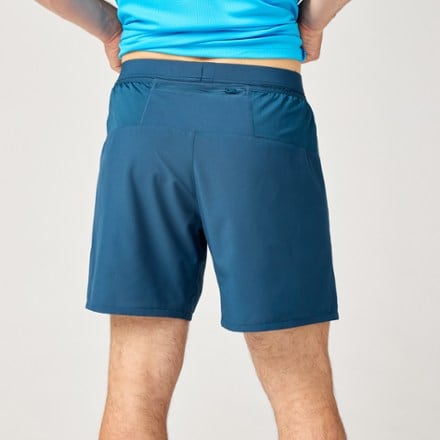 Brooks Journey 7" Shorts - Men's 1