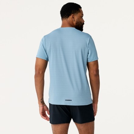 Brooks Dash Cooling T-Shirt - Men's 1