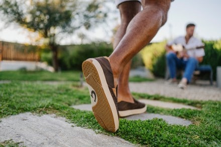 OluKai Lea'ahi Lauhala Shoes - Men's 4