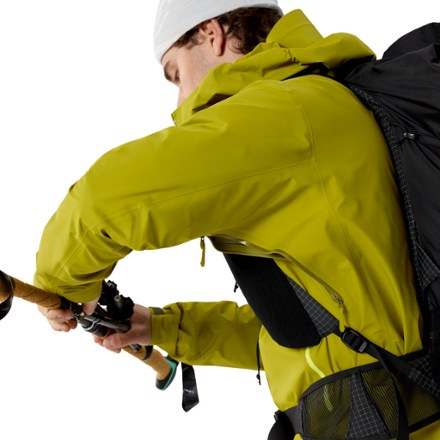 Arc'teryx Beta SL Jacket - Men's 7