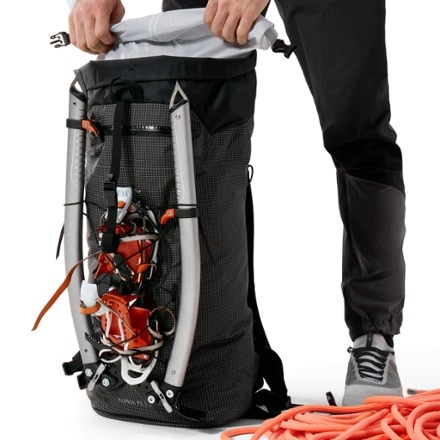 Arc'teryx Alpha FL 30 Pack 7