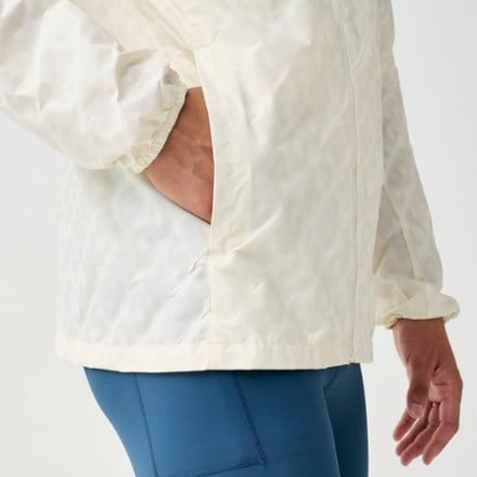 Brooks Canopy Reflective Jacket - Men's 5