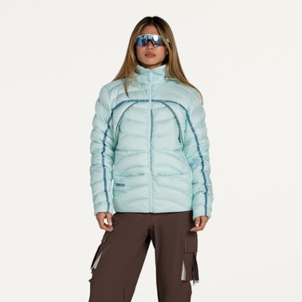 SENIQ Wildpuff Down Hoodie - Women's 1