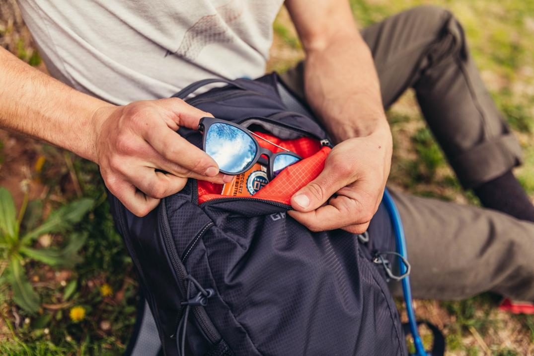 Location Image for Inertia 18 H2O Hydration Pack - Closeout - Men's