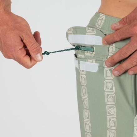 VISSLA Lost Coast 16.5" Volley Shorts - Men's 3