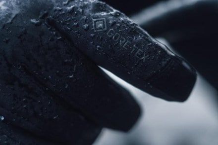 Location Image for GORE-TEX Insulated Gloves