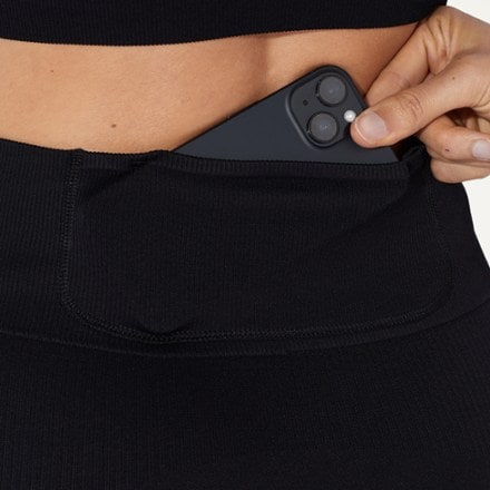 CIRCLE Keep The Flow Leggings 2.0 - Women's 6