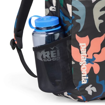 Patagonia Atom 20L Tote Pack Water bottle pocket (Water bottle sold separately)
