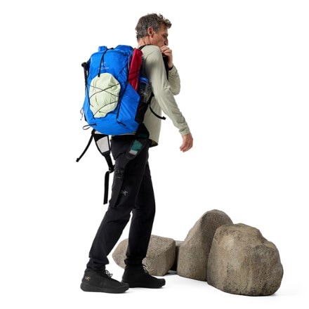 Arc'teryx Aerios 35 Pack 6