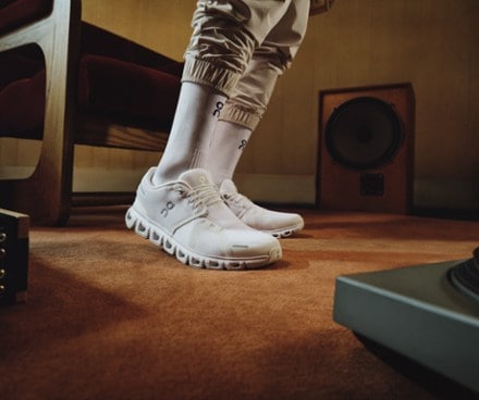 On Cloud 6 Shoes - Women's 6