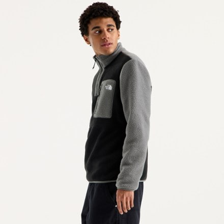 The North Face Yumiori Quarter-Zip Pullover - Men's 3