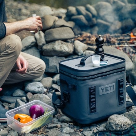 YETI Hopper Flip 12 Soft Cooler 7
