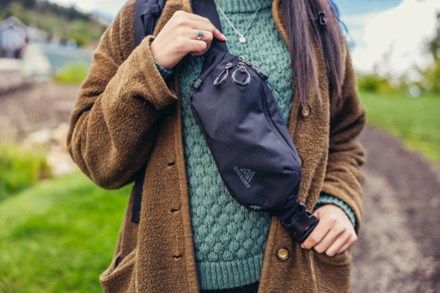 SOPHNET. × GREGORY 25SS RHUNE BELT BAG Rhune Belt Bag 1 Waistpack Carbon Black Black | Gregory Ireland