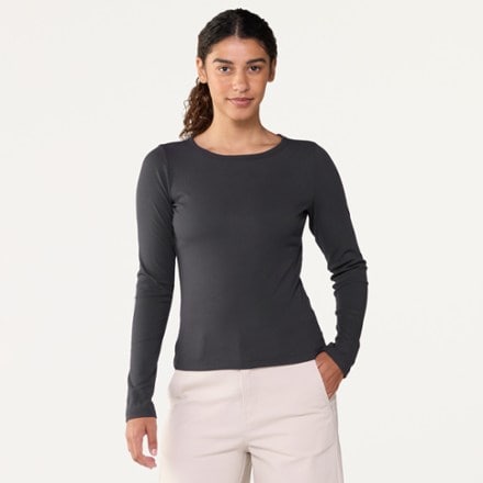 Vuori Long-Sleeve Pose Subtle Scoop T-Shirt - Women's 2