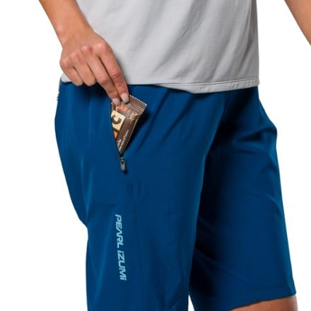 PEARL iZUMi Summit Shell Bike Shorts - Women's 5