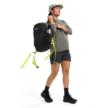 Arc'teryx Mantis 16 Pack 6