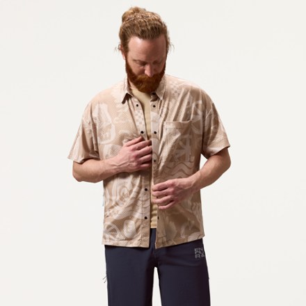 Endura Alltrack Ride Resort Cycling Shirt 1