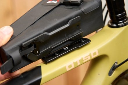 Revelate Designs Mag-Tank FastTrack Top Tube Bag 8