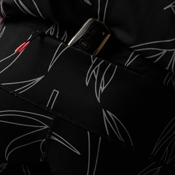 Detail Image of color Black Reflective
