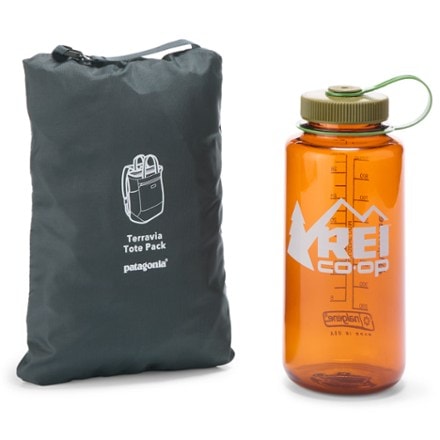 Patagonia Terravia Tote Pack 24 L Stuff sack (32 fl oz. bottle not included)