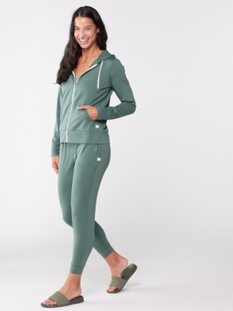 Vuori Performance Jogger Pants - Women's 3