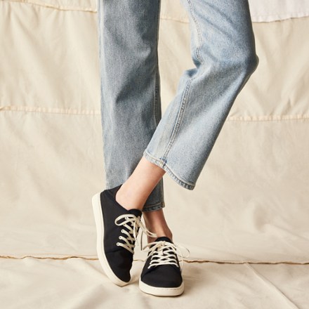 OluKai Pehuea Li Shoes - Women's 7