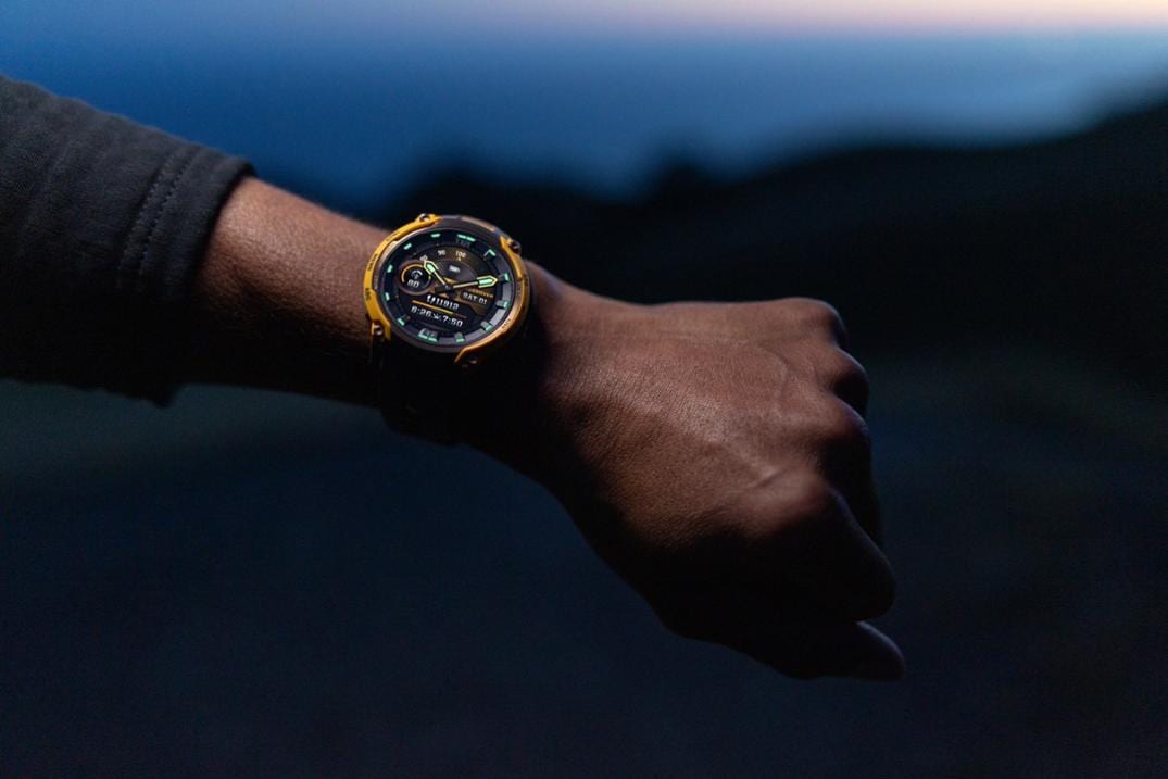 Location Image for Instinct Crossover AMOLED