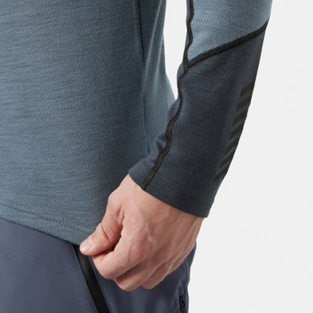 Helly Hansen LIFA Merino Midweight Crew Base Layer Top - Men's 5