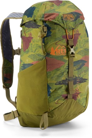 rei day hike backpack