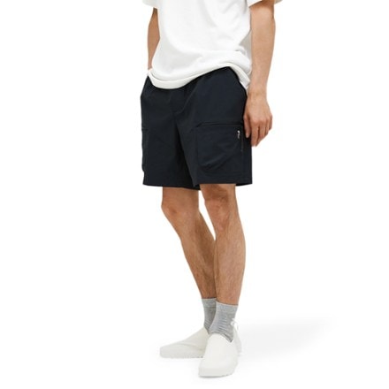 Peak Performance Outdoor Cargo Shorts - Men's 4