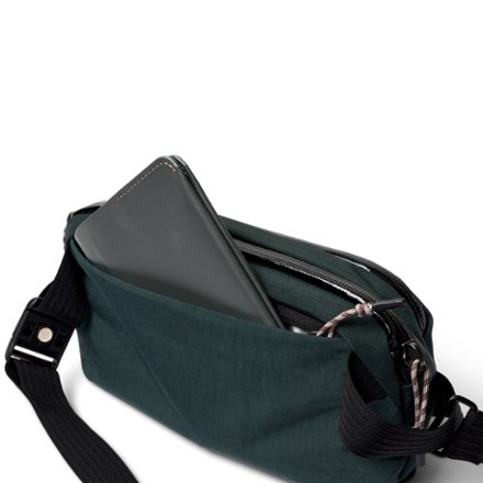 Bellroy Venture Sling 2.5 L 6
