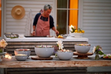 Location Image for Serving Bowl with Lid - 5 Qt.