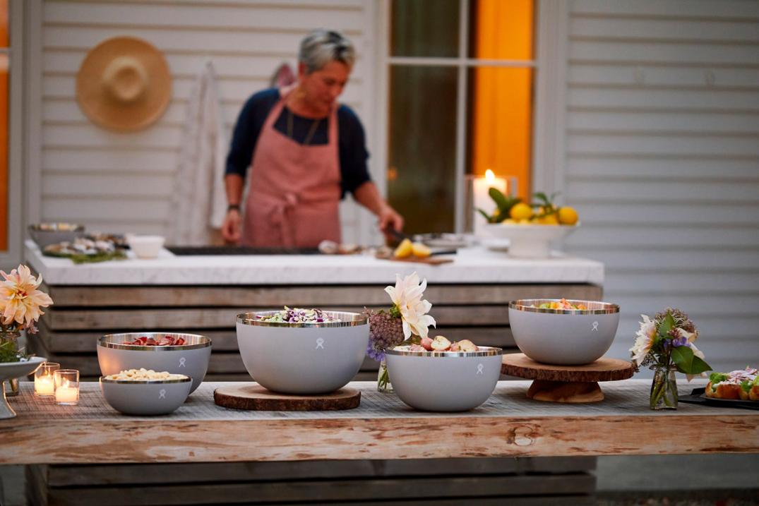 Location Image for Serving Bowl with Lid - 5 Qt.