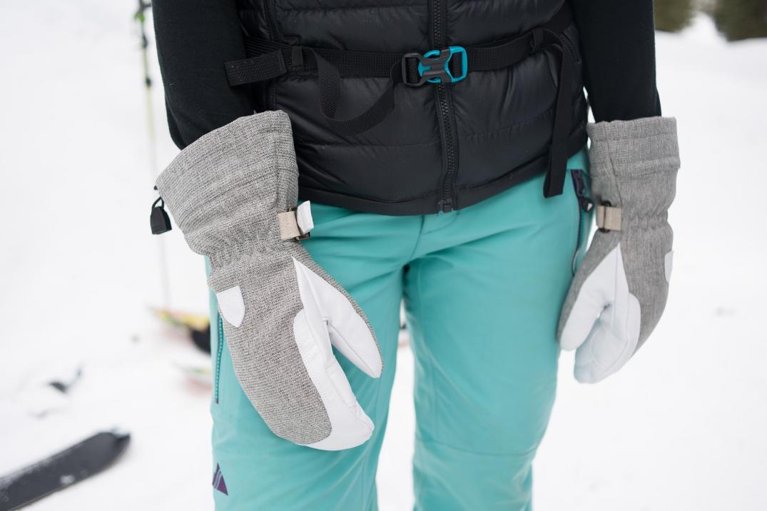 Location Image for Patrol Gauntlet Mittens - Women's