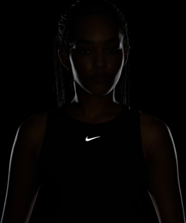 Nike One Classic Cropped Tank Top - Women's 5